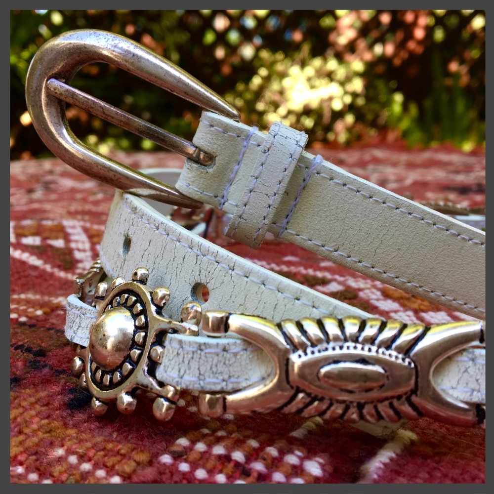 Vintage Western Leather Belt in White & Silver